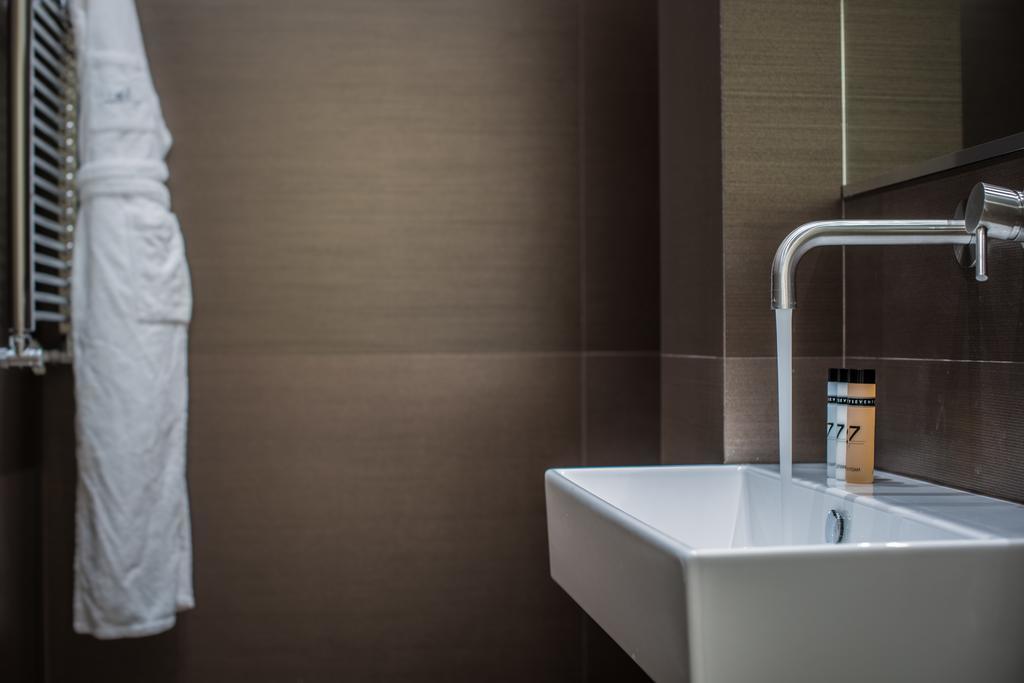 47Luxury Suites - Colosseo Ρώμη Δωμάτιο φωτογραφία